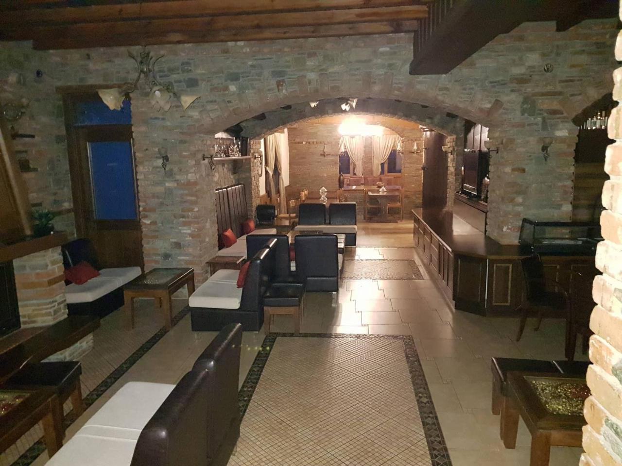 Hotel Παραδοσιακο Káto Loutrákion Exterior foto